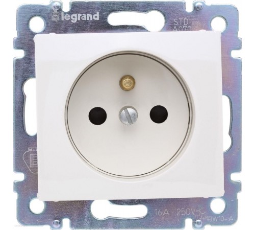 Legrand Valena Classic Розетка 2К+З французький стандарт зі шторками Слонова кістка 774399