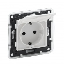 Розетка Legrand NILOE STEP біла силова з кришкою 2К+З IP44 16А 250В автоматичні клеми 863123
