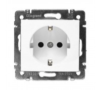 Legrand Valena Classic Розетка 2К+З білий 774420
