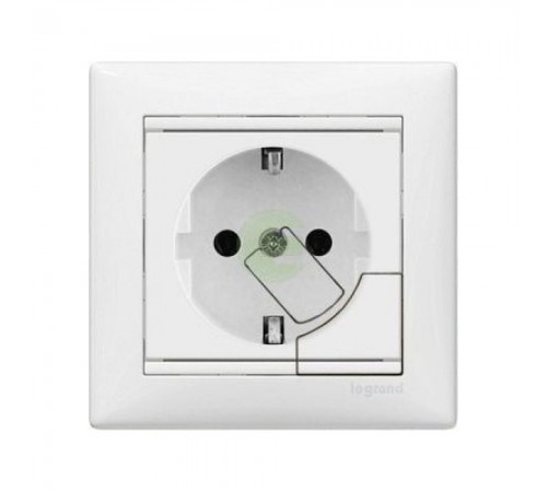 Legrand Valena Classic Pозетка 2К+З з механізмом виштовкування вилки Білий 774394