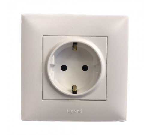 Розетка в зборі Legrand NILOE STEP біла NS863121S Розетка в зборі Legrand NILOE STEP біла NS863121S