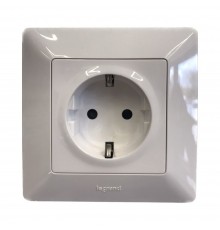 Розетка в зборі Legrand Valena LIFE біла L754007S-2