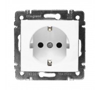 Розетка Legrand Valena Classic біла 2К+З зі шторками 774421