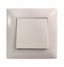Вимикач в зборі Legrand NILOE STEP білий NS863101S