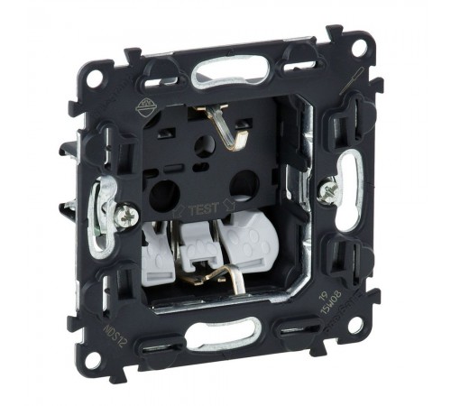 Legrand Valena INMATIC Розетка 2К+З 16А 250В зі шторками автоматичні клеми 753030