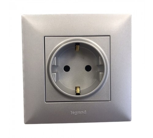 Розетка в зборі Legrand NILOE STEP алюміній NS863321S