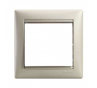Рамка Legrand Valena Classic перлинна 1 пост 770471
